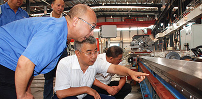 天水市委常委、常務(wù)副市長趙四輩一行在星火公司調(diào)研