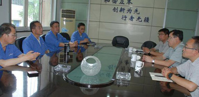 海林中科公司董事長(zhǎng)何克鴻一行來(lái)星火機(jī)床公司交流