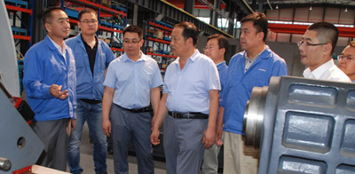 車床分會秘書長陳洪軍來星火機(jī)床公司調(diào)研