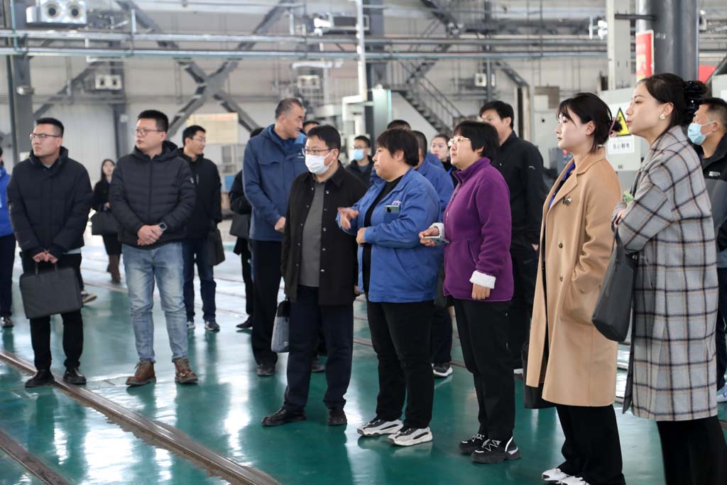 省工學類就業聯盟就業指導教師來星火機床公司參觀