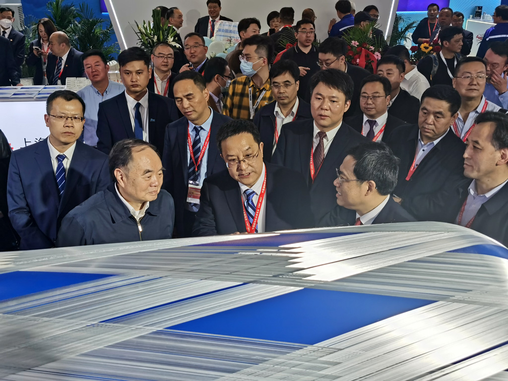 中國工程院院士周濟蒞臨星火機床公司展臺參觀