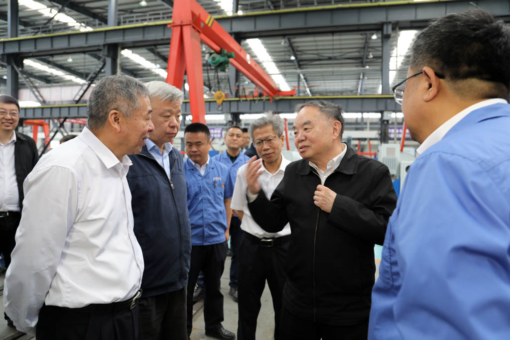 中國工程院院士周濟蒞臨星火數控公司指導工作
