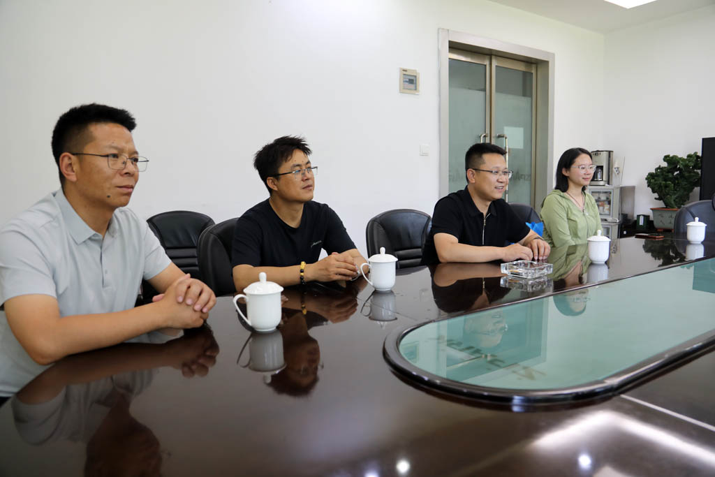 共商校企合作 助力人才引進  甘肅北方技工學校與甘肅星火智能數控機床公司共商校企合作事宜