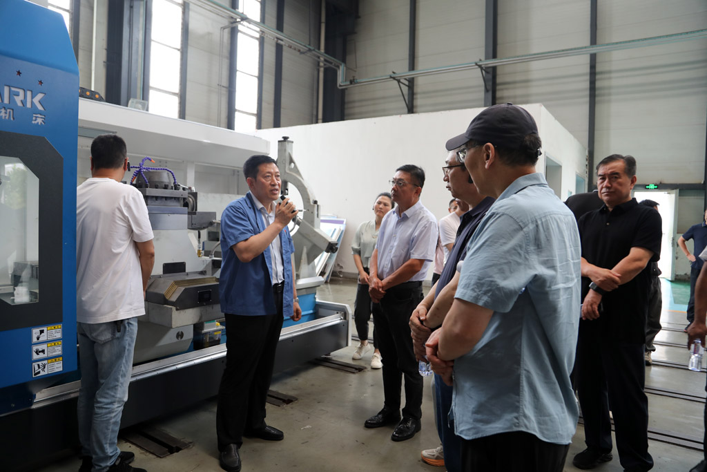 中國機電裝備維修與改造技術協會考察參觀星火數控