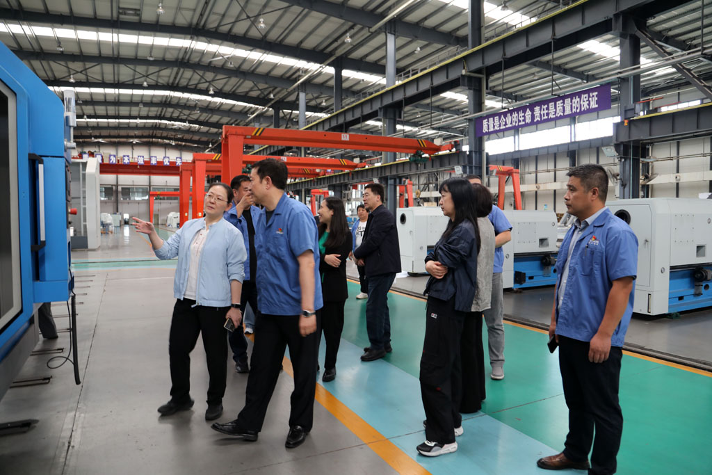 省科技廳廳長閔蘋一行調(diào)研星火數(shù)控公司