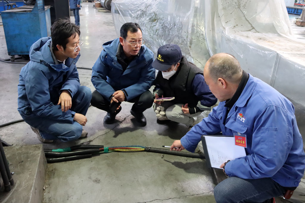 蘭石集團深入星火數控公司開展安全檢查指導工作